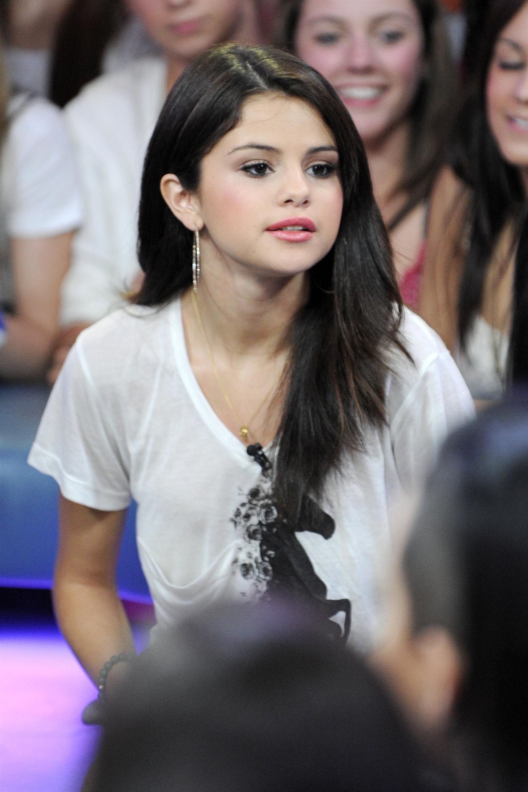 Selena Gomez appears on 'Much Music' | Picture 64483